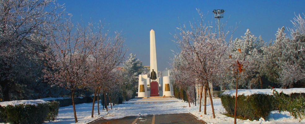 Anıt Parkta Kar / 396