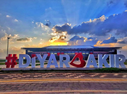 Diyarbakır Stadyum / 984